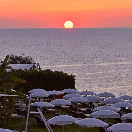 Grecian Park 5*