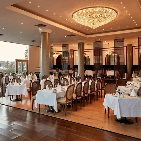 אתר נופש Grecian Park פרוטאראס